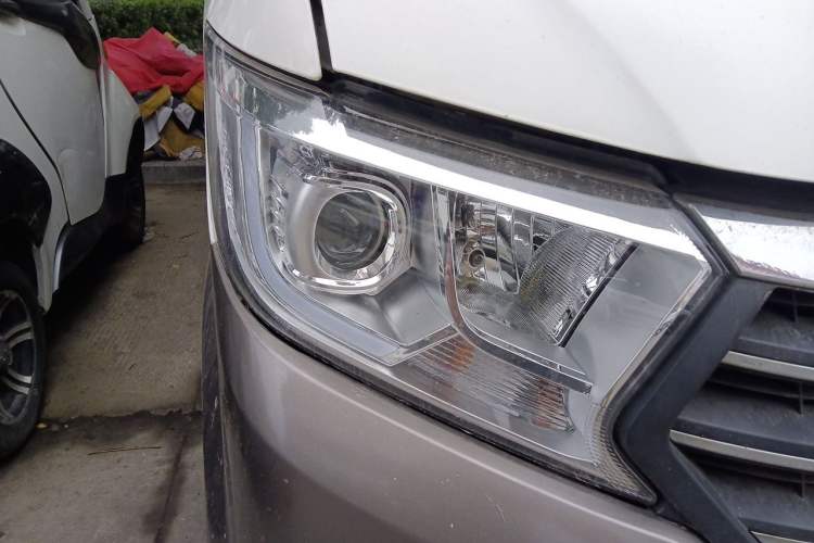 Used CHANGAN KUAYUE Xing V5 2021 1.6L Fortune-Attracting Edition Comfort Model DAM16KR Right Front Headlight