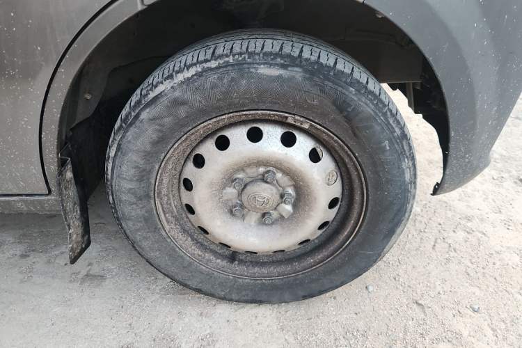 Used CHANGAN KUAYUE Xing V5 2021 1.6L Jinbao Edition Luxury Version DAM16KR Right Front Wheel Hub