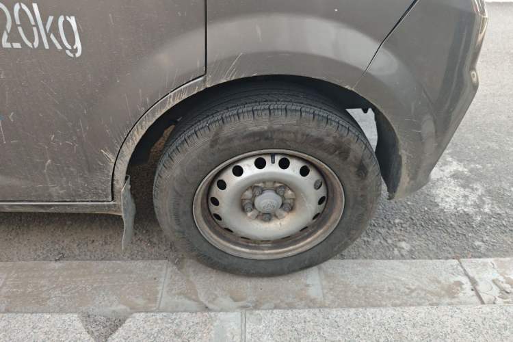 Used CHANGAN KUAYUE Xing V5 2021 1.5L Jinbao Edition Luxury Version JL473QH Right Front Wheel Hub