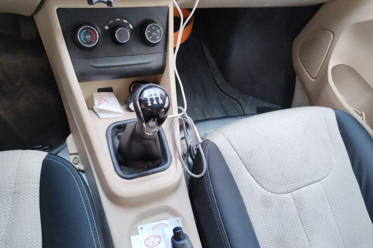 Used CHANGAN KUAYUE Xing V5 2021 1.6L Fortune-Attracting Edition Comfort Model DAM16KR Gear Lever