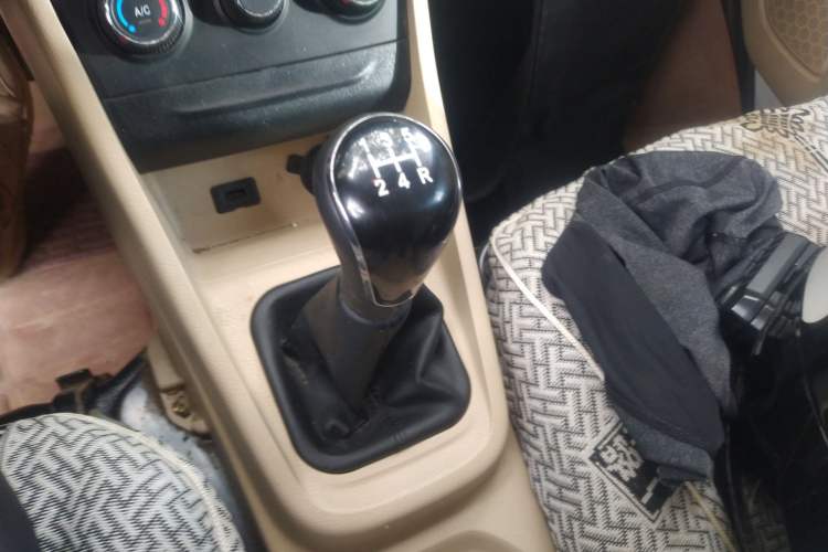 Used CHANGAN KUAYUE Xing V5 2021 1.6L Jinbao Edition Luxury Version DAM16KR Gear Lever