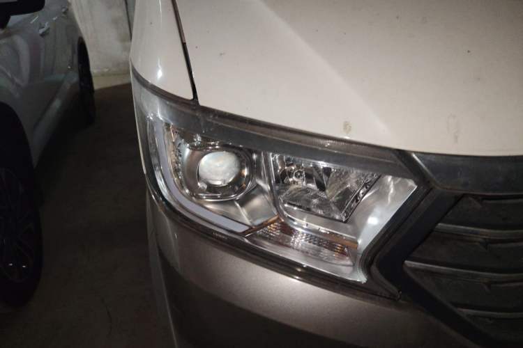 Used CHANGAN KUAYUE Xing V5 2021 1.6L Jinbao Edition Luxury Version DAM16KR Right Front Headlight