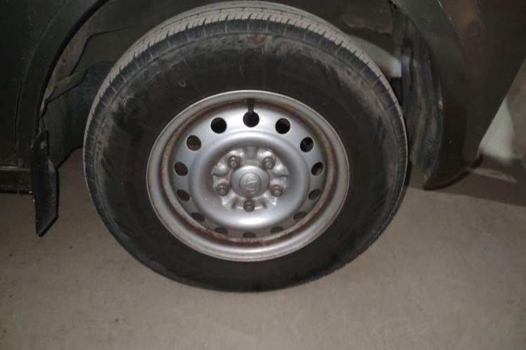 Used CHANGAN KUAYUE Xing V5 2021 1.6L Jinbao Edition Luxury Version DAM16KR Right Front Wheel Hub