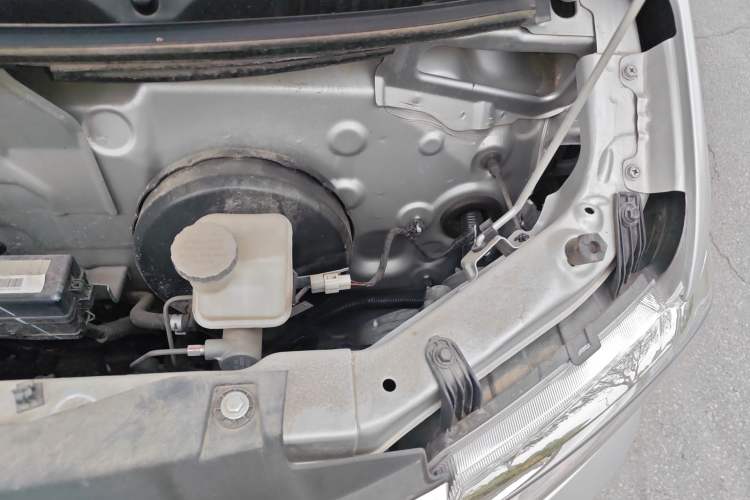 Used CHANGAN KUAYUE Xing V5 2021 1.6L Fortune-Attracting Deluxe Model DAM16KR Engine Bay Left