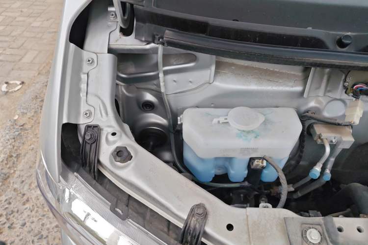 Used CHANGAN KUAYUE Xing V5 2021 1.6L Fortune-Attracting Deluxe Model DAM16KR Engine Bay Right