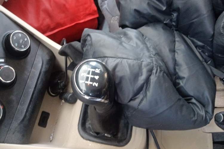 Used CHANGAN KUAYUE Xing V5 2021 1.6L Fortune-Attracting Edition Comfort Model DAM16KR Gear Lever