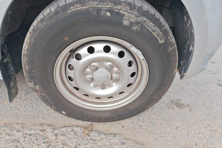 Used CHANGAN KUAYUE Xing V5 2021 1.6L Fortune-Attracting Deluxe Model DAM16KR Right Front Wheel Hub