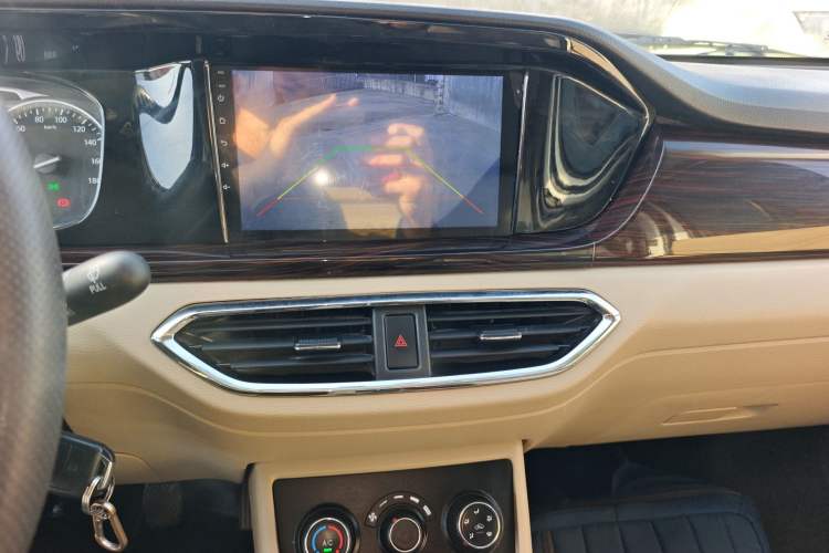 Used CHANGAN KUAYUE Xing V5 2021 1.6L Jinbao Edition Luxury Version DAM16KR Audio And AC Panel