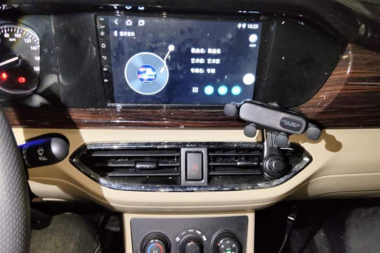 Used CHANGAN KUAYUE Xing V5 2021 1.5L Jinbao Edition Comfort Version JL473QH Audio And AC Panel