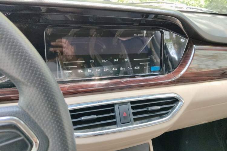 Used CHANGAN KUAYUE Xing V5 2021 1.6L Fortune-Attracting Edition Comfort Model DAM16KR Audio And AC Panel