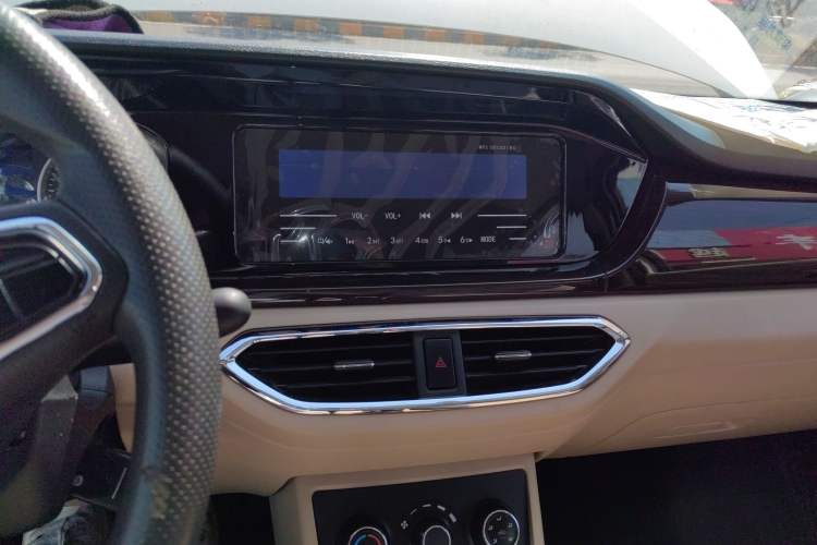 Used CHANGAN KUAYUE Xing V5 2021 1.5L Fortune-Attracting Edition Comfort Model JL473QH Audio And AC Panel