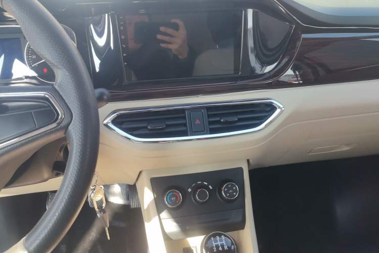 Used CHANGAN KUAYUE Xing V5 2021 1.5L Fortune-Attracting Edition Comfort Model JL473QH Audio And AC Panel