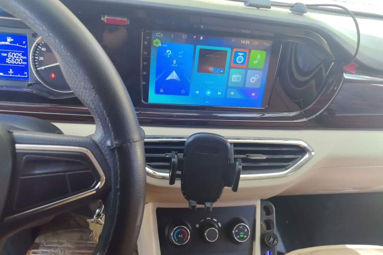 Used CHANGAN KUAYUE Xing V5 2021 1.6L Jinbao Edition Luxury Version DAM16KR Audio And AC Panel