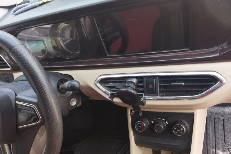 Used CHANGAN KUAYUE Xing V5 2021 1.5L Jinbao Edition Comfort Version JL473QH Audio And AC Panel