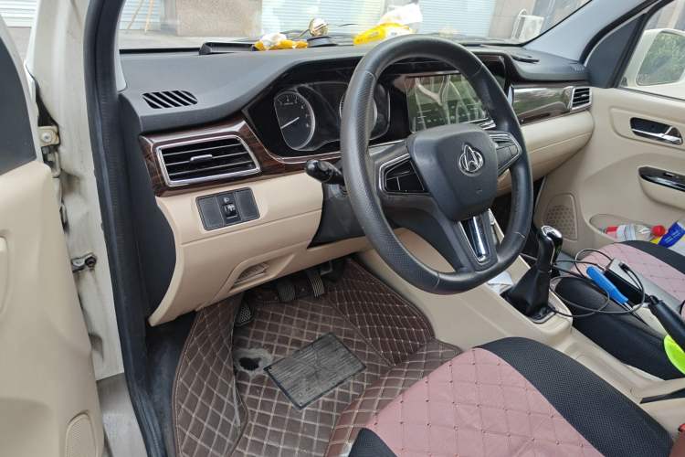 Used CHANGAN KUAYUE Xing V5 2021 1.6L Jinbao Edition Comfort Version DAM16KR Center Console