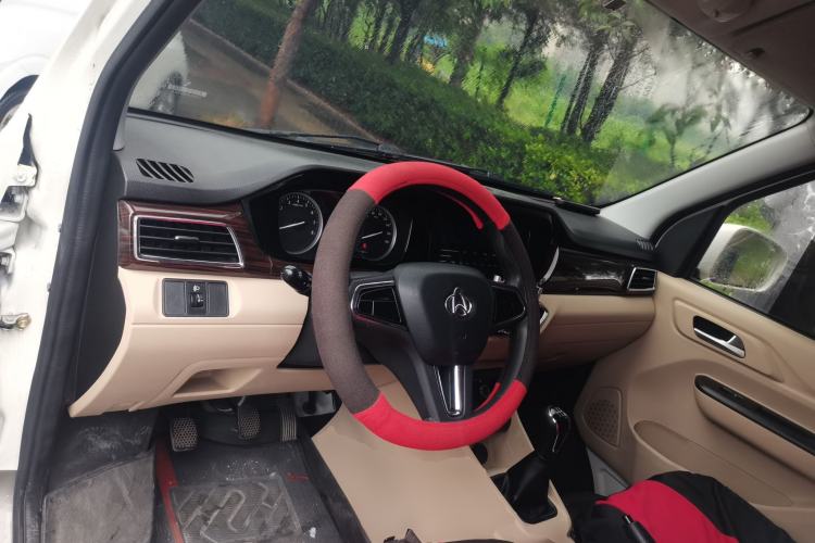 Used CHANGAN KUAYUE Xing V5 2021 1.6L Jinbao Edition Comfort Version DAM16KR Center Console