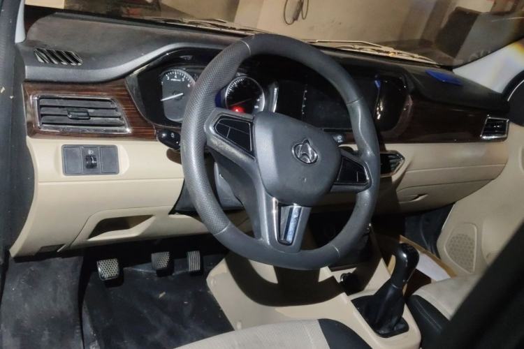 Used CHANGAN KUAYUE Xing V5 2021 1.6L Jinbao Edition Luxury Version DAM16KR Center Console