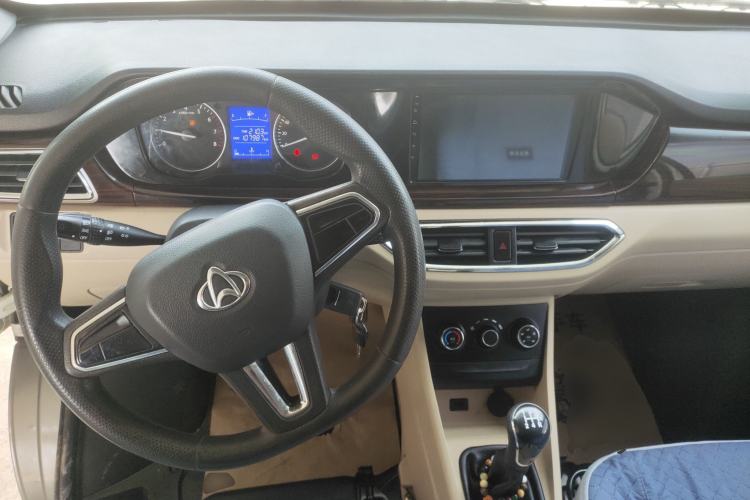 Used CHANGAN KUAYUE Xing V5 2021 1.5L Jinbao Edition Comfort Version JL473QH Center Console