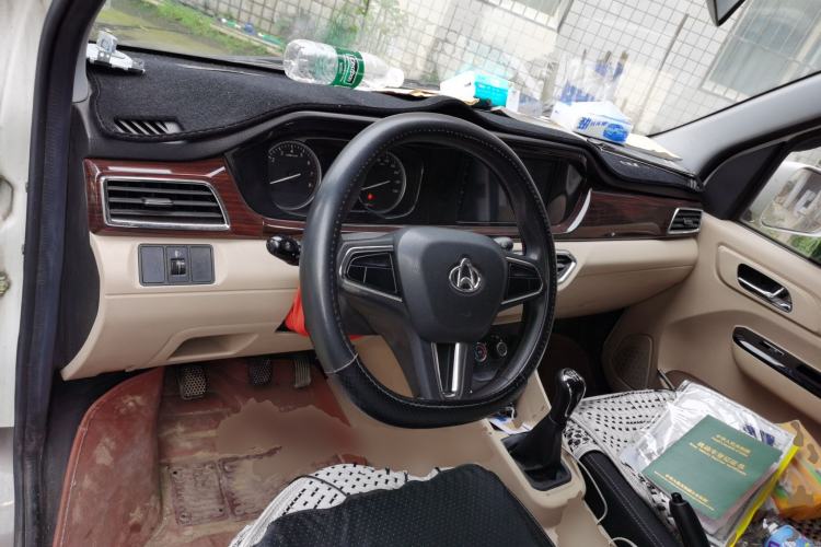 Used CHANGAN KUAYUE Xing V5 2021 1.6L Jinbao Edition Luxury Version DAM16KR Center Console