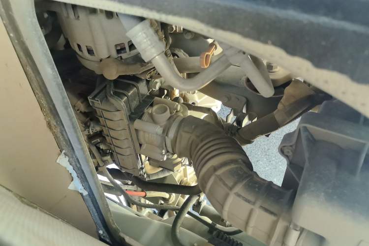 Used CHANGAN KUAYUE Xing V5 2021 1.6L Jinbao Edition Luxury Version DAM16KR Engine Bay Right