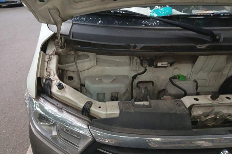 Used CHANGAN KUAYUE Xing V5 2021 1.6L Jinbao Edition Comfort Version DAM16KR Engine Bay Right