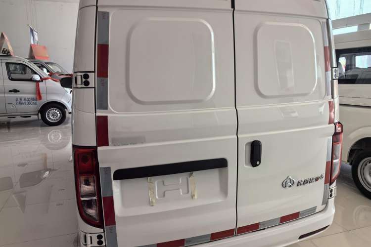 Used CHANGAN KUAYUE Xing V5 2021 1.6L Jinbao Edition Comfort Version DAM16KR Exterior 4