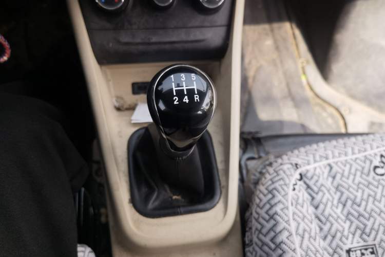 Used CHANGAN KUAYUE Xing V5 2021 1.6L Jinbao Edition Luxury Version DAM16KR Gear Lever