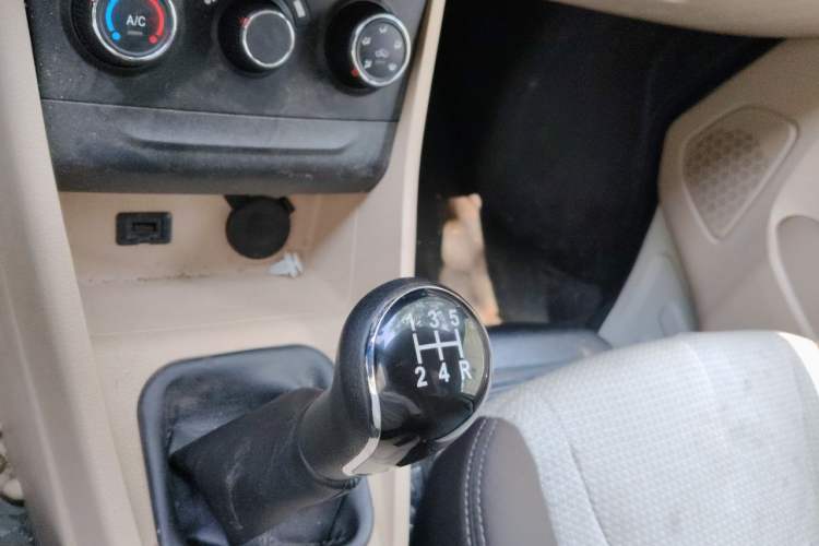 Used CHANGAN KUAYUE Xing V5 2021 1.6L Fortune-Attracting Edition Comfort Model DAM16KR Gear Lever