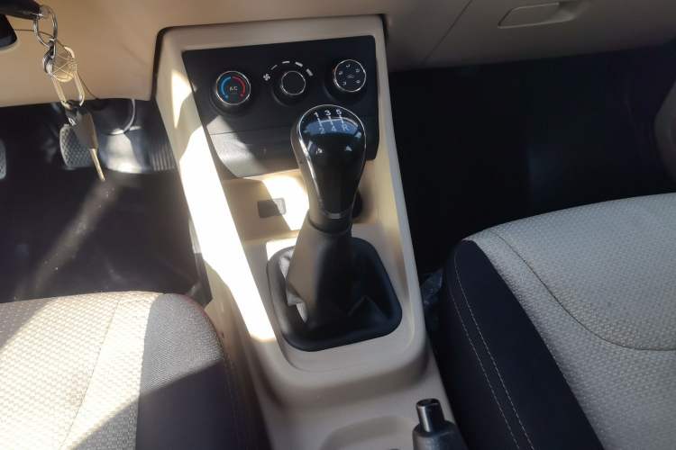 Used CHANGAN KUAYUE Xing V5 2021 1.5L Fortune-Attracting Edition Comfort Model JL473QH Gear Lever