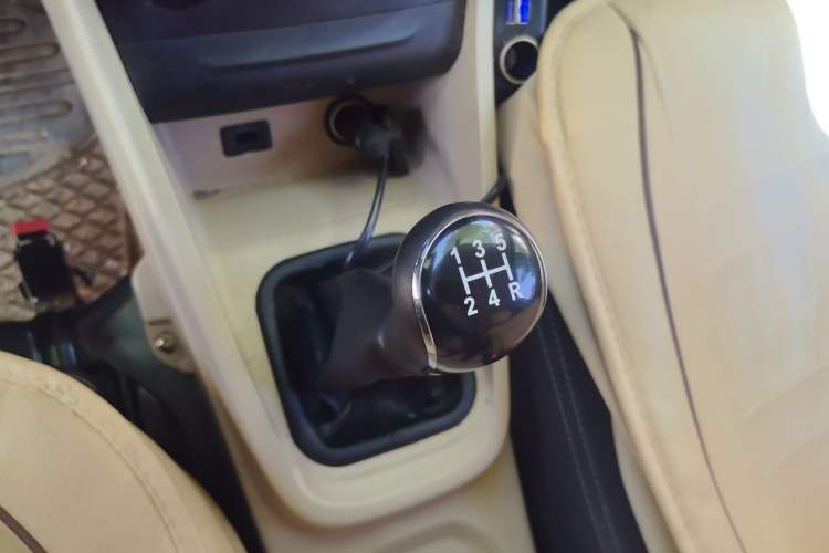 Used CHANGAN KUAYUE Xing V5 2021 1.6L Jinbao Edition Luxury Version DAM16KR Gear Lever