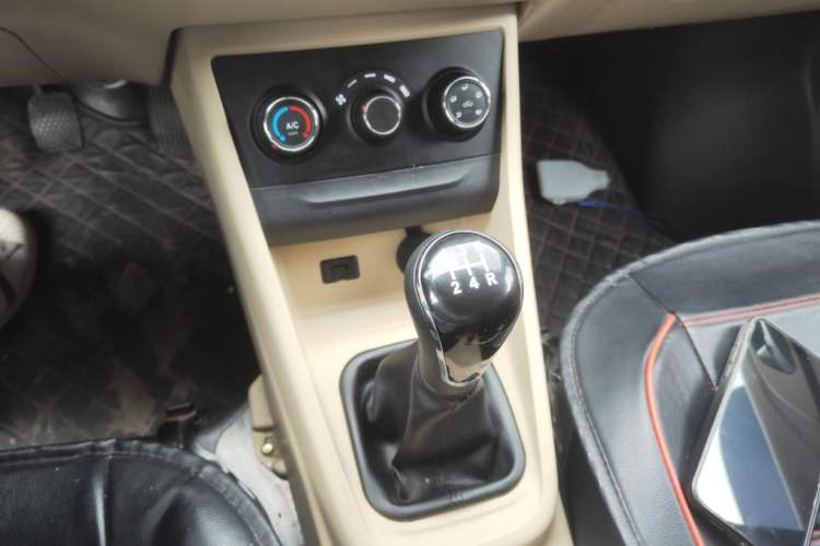 Used CHANGAN KUAYUE Xing V5 2021 1.5L Jinbao Edition Comfort Version JL473QH Gear Lever