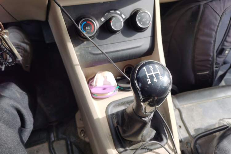 Used CHANGAN KUAYUE Xing V5 2021 1.6L Fortune-Attracting Edition Comfort Model DAM16KR Gear Lever