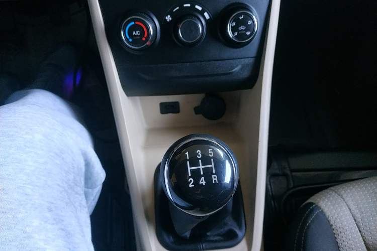 Used CHANGAN KUAYUE Xing V5 2021 1.5L Jinbao Edition Comfort Version JL473QH Gear Lever
