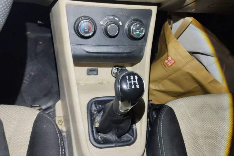 Used CHANGAN KUAYUE Xing V5 2021 1.6L Jinbao Edition Luxury Version DAM16KR Gear Lever