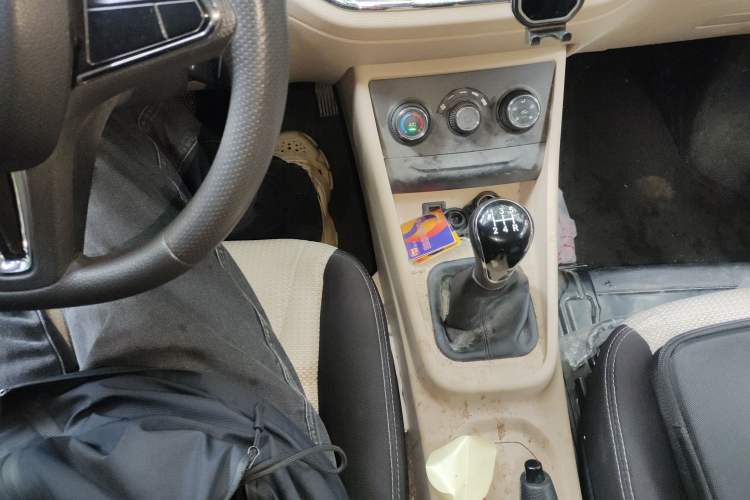 Used CHANGAN KUAYUE Xing V5 2021 1.5L Fortune-Attracting Deluxe Model JL473QH Gear Lever