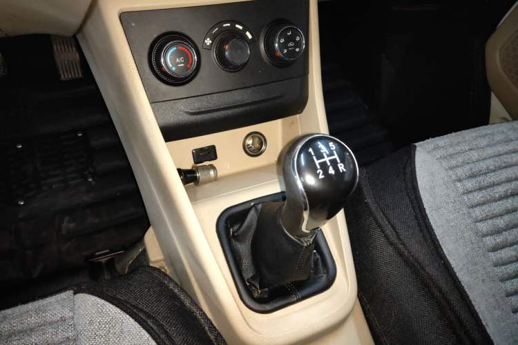 Used CHANGAN KUAYUE Xing V5 2021 1.5L Fortune-Attracting Edition Comfort Model JL473QH Gear Lever