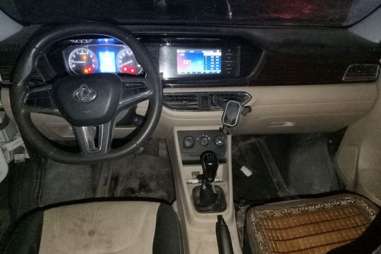 Used CHANGAN KUAYUE Xing V5 2021 1.5L Fortune-Attracting Deluxe Model JL473QH Interior 2