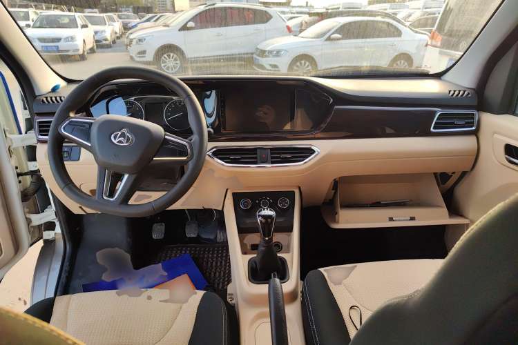 Used CHANGAN KUAYUE Xing V5 2021 1.6L Fortune-Attracting Edition Comfort Model DAM16KR Interior 2