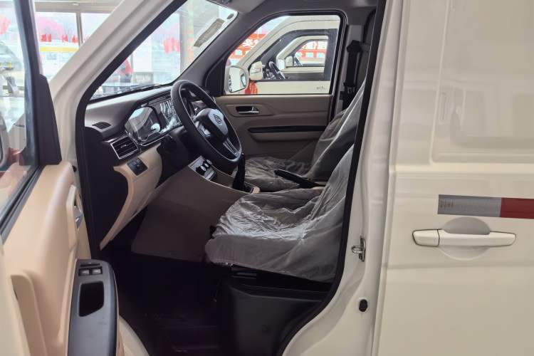 Used CHANGAN KUAYUE Xing V5 2021 1.6L Jinbao Edition Comfort Version DAM16KR Interior 2