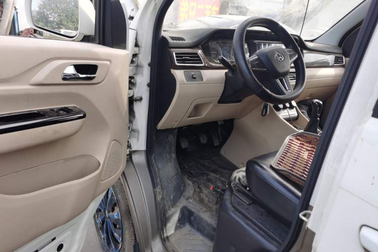 Used CHANGAN KUAYUE Xing V5 2021 1.6L Fortune-Attracting Edition Comfort Model DAM16KR Interior 3