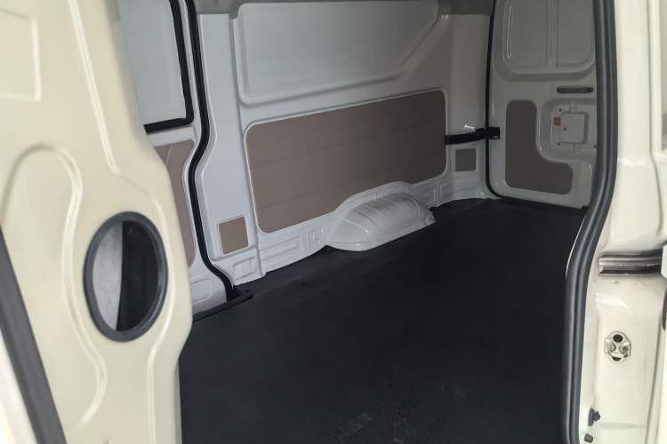 Used CHANGAN KUAYUE Xing V5 2021 1.6L Jinbao Edition Comfort Version DAM16KR Interior 4