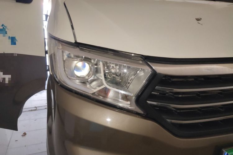 Used CHANGAN KUAYUE Xing V5 2021 1.5L Jinbao Edition Luxury Version JL473QH Right Front Headlight