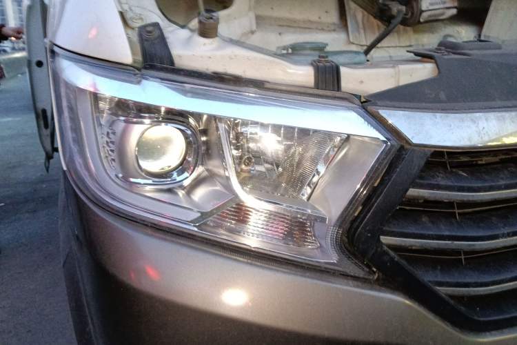 Used CHANGAN KUAYUE Xing V5 2021 1.5L Fortune-Attracting Edition Comfort Model JL473QH Right Front Headlight