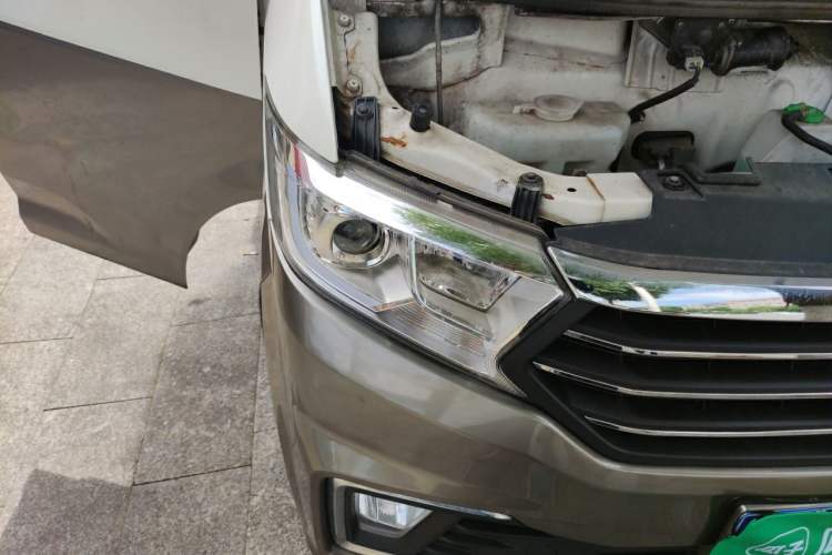 Used CHANGAN KUAYUE Xing V5 2021 1.5L Fortune-Attracting Edition Comfort Model JL473QH Right Front Headlight