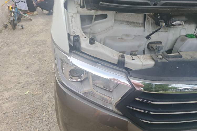 Used CHANGAN KUAYUE Xing V5 2021 1.6L Jinbao Edition Luxury Version DAM16KR Right Front Headlight