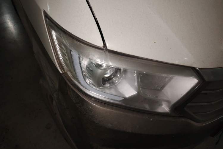 Used CHANGAN KUAYUE Xing V5  Right Front Headlight