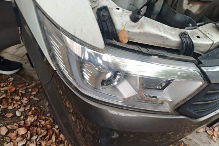 Used CHANGAN KUAYUE Xing V5 2021 1.5L Jinbao Edition Comfort Version JL473QH Right Front Headlight