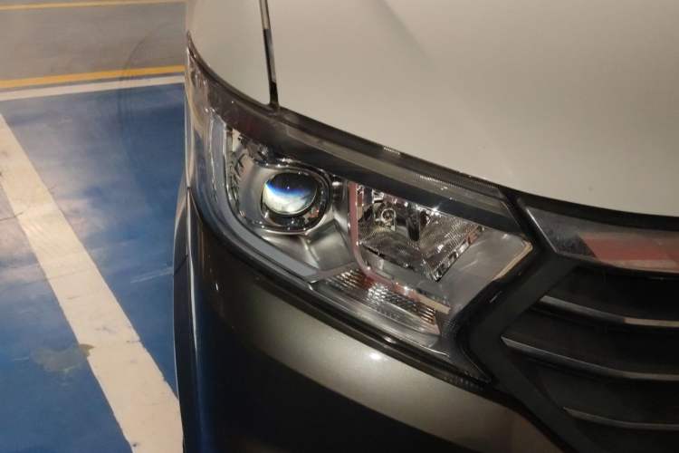 Used CHANGAN KUAYUE Xing V5 2021 1.6L Jinbao Edition Luxury Version DAM16KR Right Front Headlight