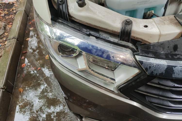 Used CHANGAN KUAYUE Xing V5 2021 1.5L Fortune-Attracting Deluxe Model JL473QH Right Front Headlight