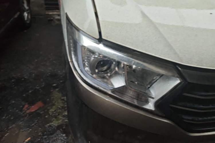 Used CHANGAN KUAYUE Xing V5 2021 1.6L Jinbao Edition Comfort Version DAM16KR Right Front Headlight